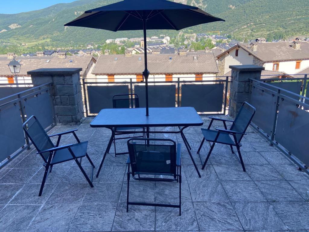 Adosado En Villanua Con Wifi Exteriör bild